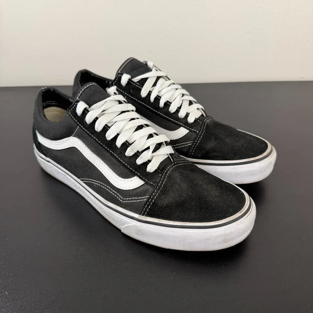 Vans Old Skool Sneakers Unisex M 10.5/ W 12 Black Low Top Casual Lace-Up Classic